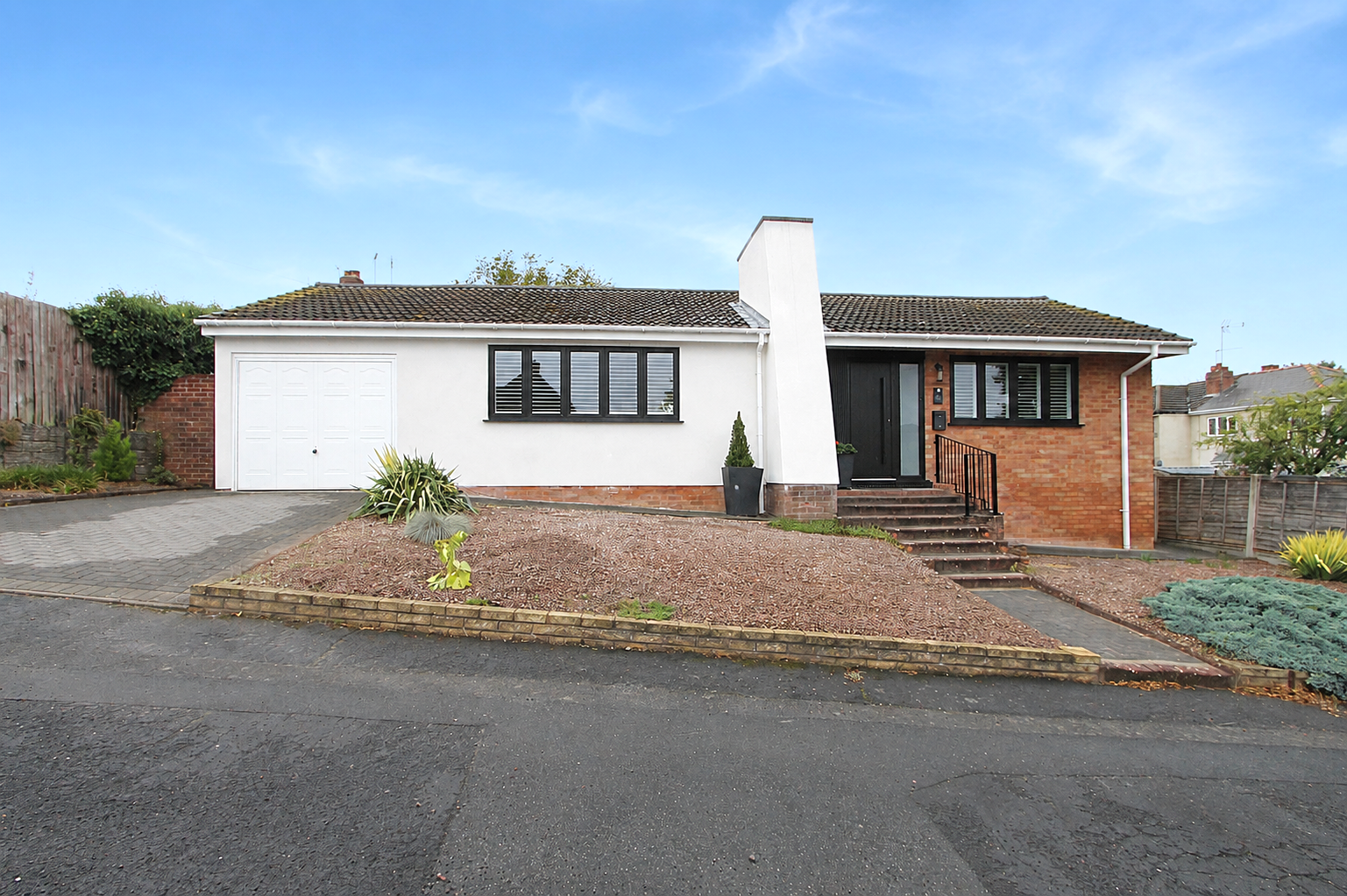 2 bed property in Heathfield Crescent, Kidderminster